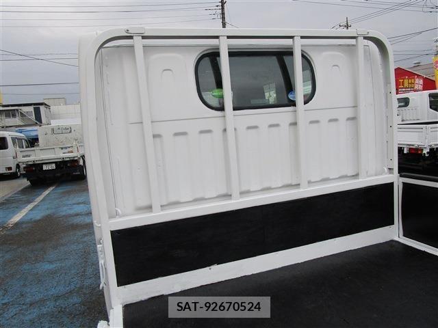 Nissan ATLAS 2017-03 5860276-7