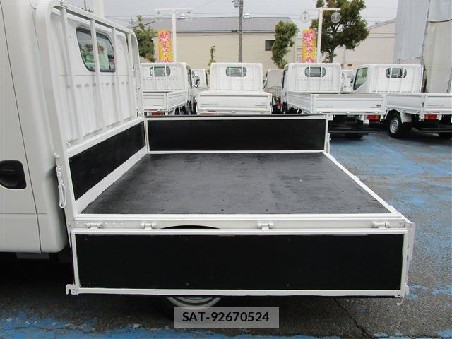 Nissan ATLAS 2017-03 5860276-8