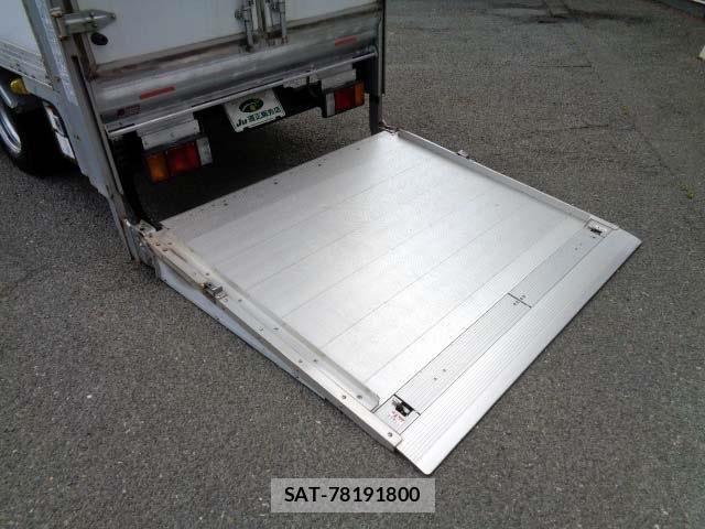 Nissan ATLAS 2013-02 6009268-13