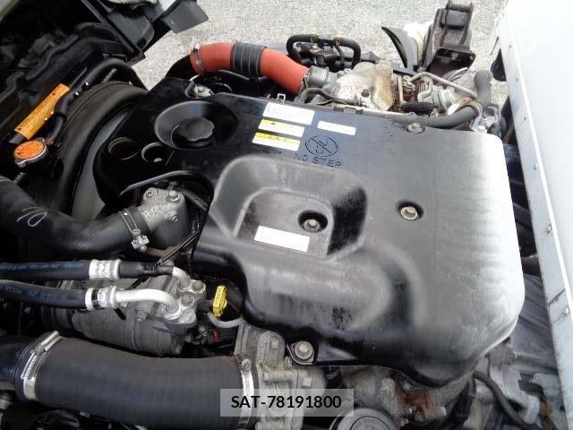 Nissan ATLAS 2013-02 6009268-3