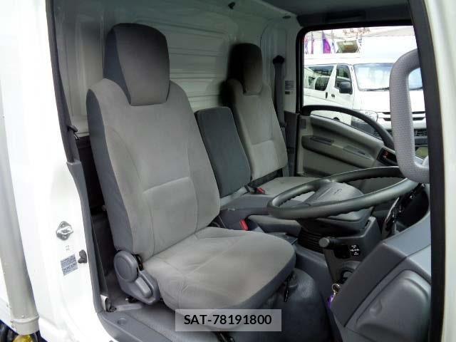 Nissan ATLAS 2013-02 6009268-4