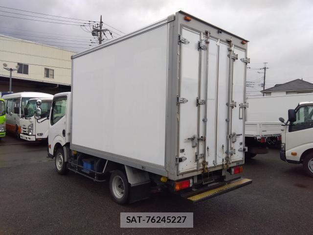 Nissan ATLAS 2016-02 6242133-1