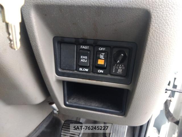 Nissan ATLAS 2016-02 6242133-4
