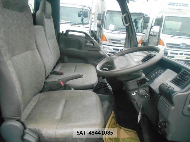 Nissan ATLAS 2004-04 6242132-13