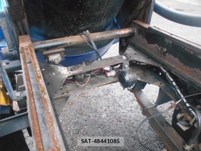 Nissan ATLAS 2004-04 6242132-21