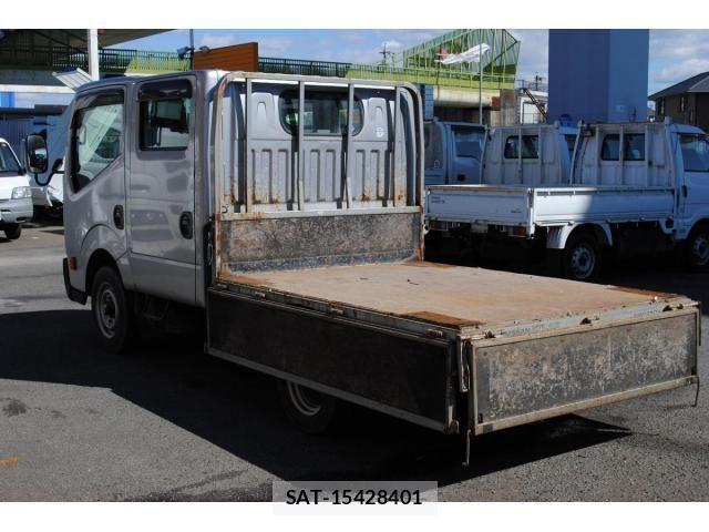 Nissan ATLAS 2011-08 6242142-11
