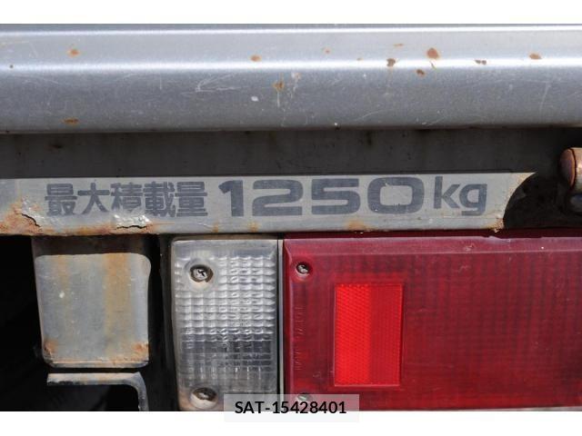 Nissan ATLAS 2011-08 6242142-12