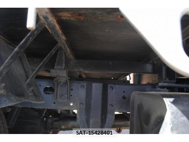 Nissan ATLAS 2011-08 6242142-16