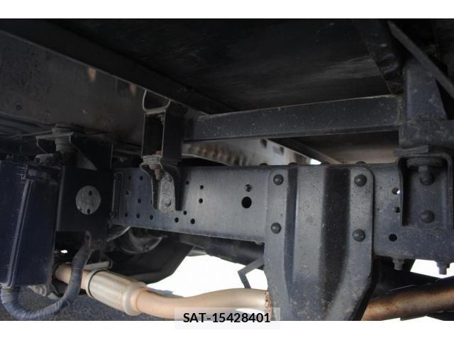 Nissan ATLAS 2011-08 6242142-17