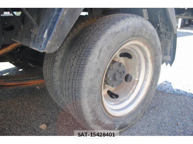 Nissan ATLAS 2011-08 6242142-18