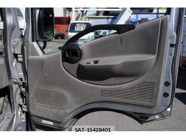 Nissan ATLAS 2011-08 6242142-22