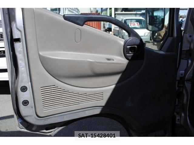 Nissan ATLAS 2011-08 6242142-23
