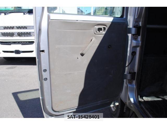 Nissan ATLAS 2011-08 6242142-25