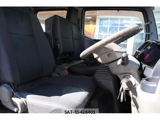 Nissan ATLAS 2011-08 6242142-27
