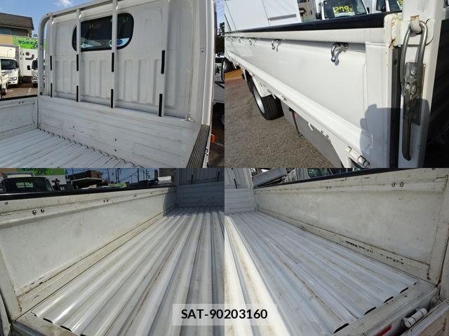 Nissan ATLAS 2018-02 6242129-5