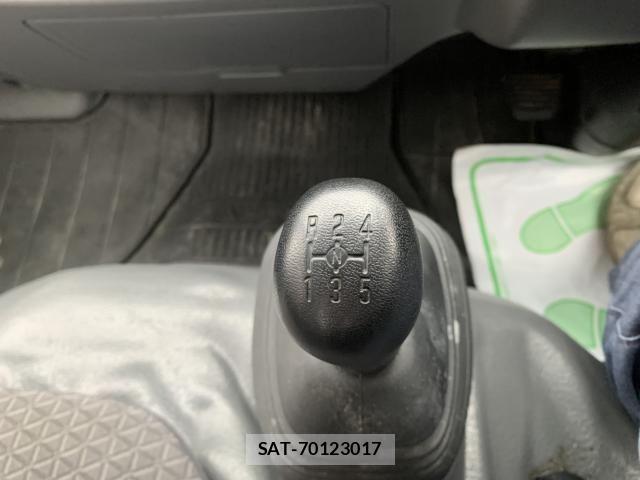 Nissan ATLAS 2020-07 6242130-17