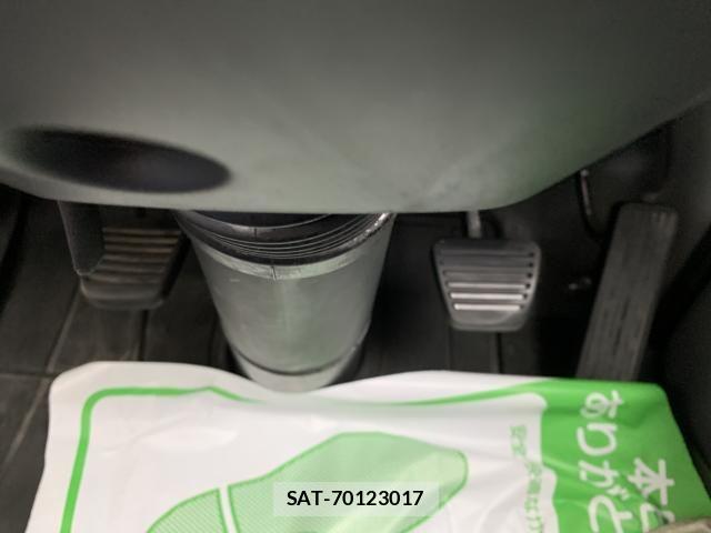 Nissan ATLAS 2020-07 6242130-18