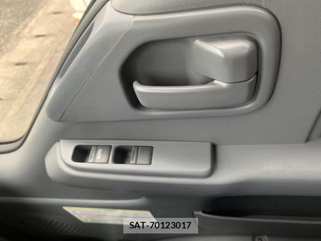 Nissan ATLAS 2020-07 6242130-19