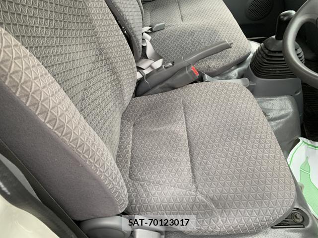 Nissan ATLAS 2020-07 6242130-7