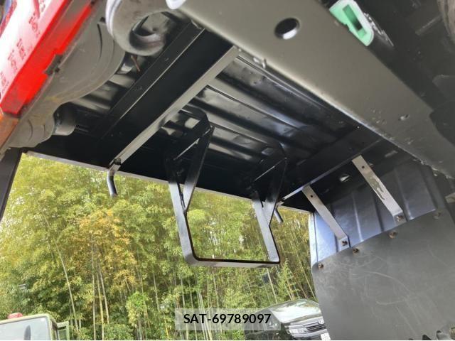 Nissan ATLAS 2009-03 6494912-13