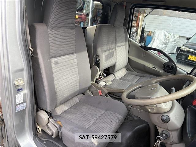Nissan ATLAS 2010-02 6610558-11