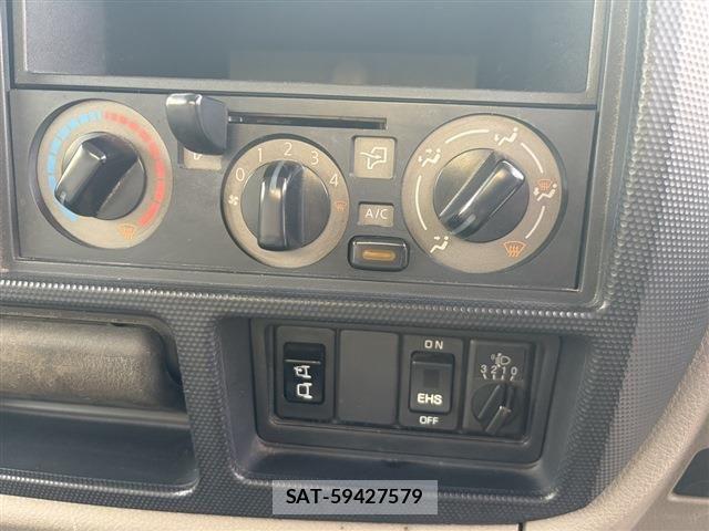 Nissan ATLAS 2010-02 6610558-16