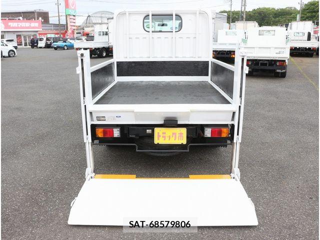 Nissan ATLAS 2012-04 6715638-18