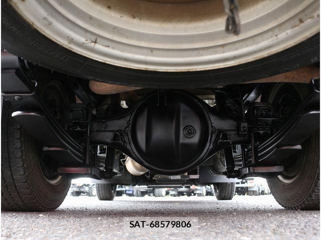Nissan ATLAS 2012-04 6715638-28
