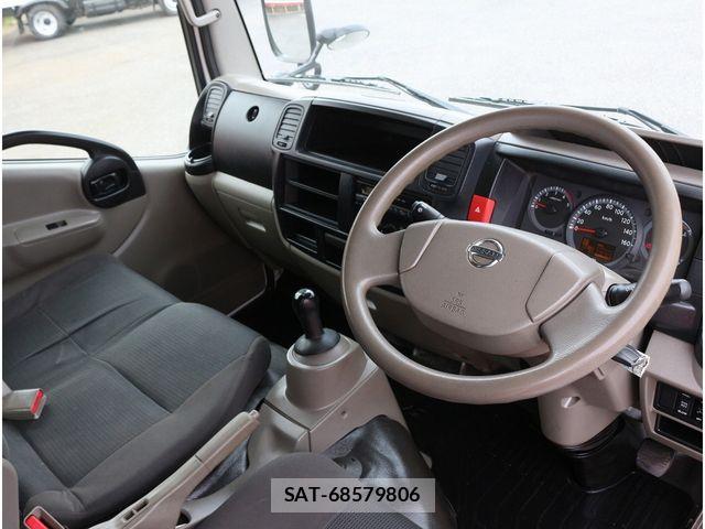 Nissan ATLAS 2012-04 6715638-2