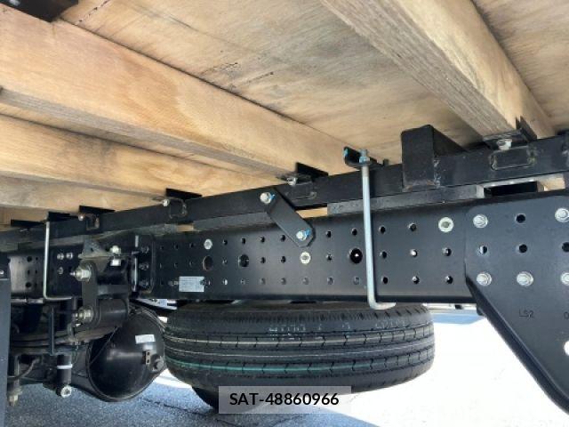 Nissan ATLAS 2018-03 6715637-9
