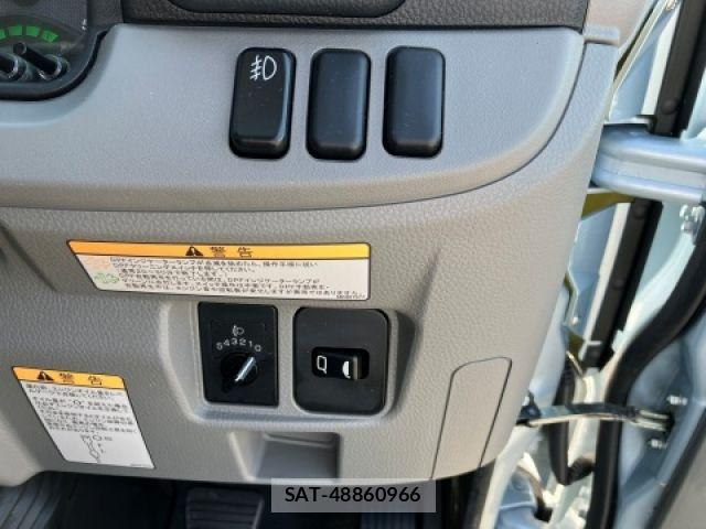 Nissan ATLAS 2018-03 6715637-19