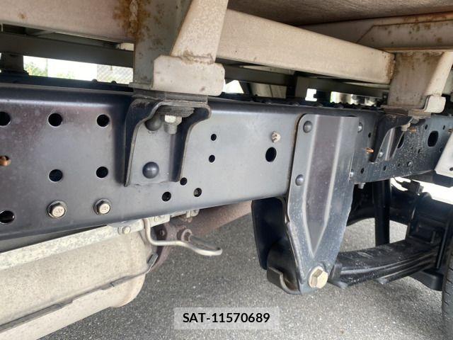Nissan ATLAS 2017-04 6750882-16