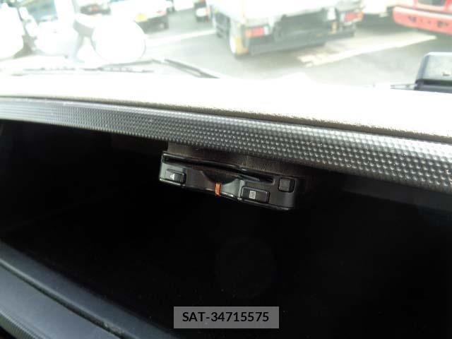 Nissan ATLAS 2016-04 6813745-9