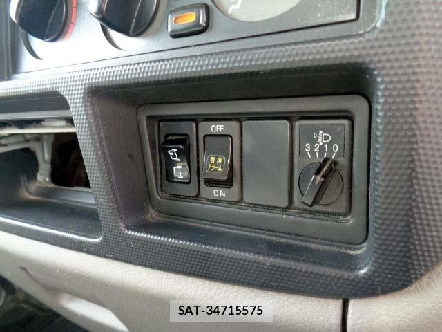 Nissan ATLAS 2016-04 6813745-10