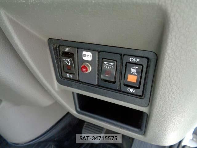 Nissan ATLAS 2016-04 6813745-7
