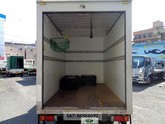 Nissan ATLAS 2015-05 6813744-11