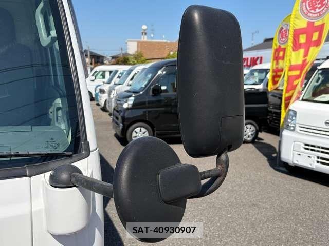 Nissan ATLAS 2013-01 6813743-11