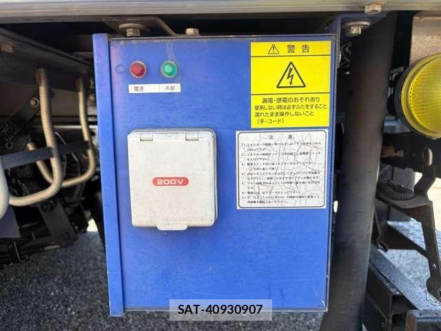 Nissan ATLAS 2013-01 6813743-13