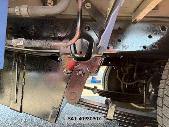Nissan ATLAS 2013-01 6813743-16