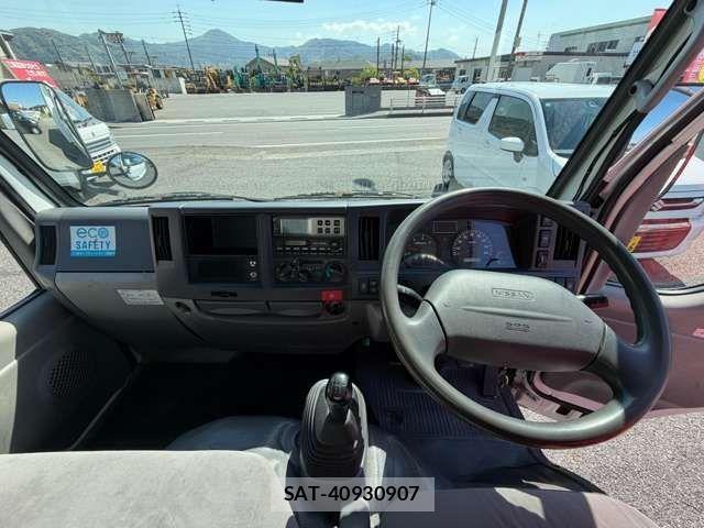 Nissan ATLAS 2013-01 6813743-24