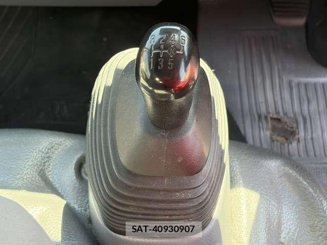 Nissan ATLAS 2013-01 6813743-28