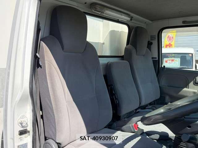 Nissan ATLAS 2013-01 6813743-29