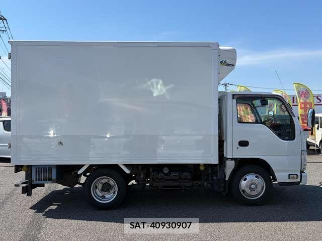 Nissan ATLAS 2013-01 6813743-4