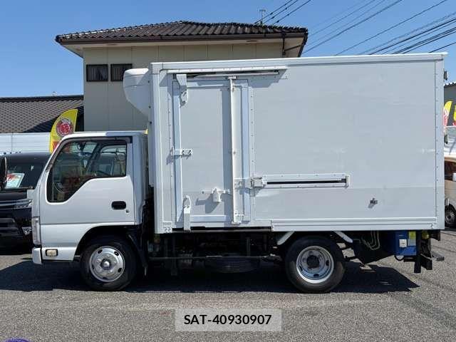 Nissan ATLAS 2013-01 6813743-5