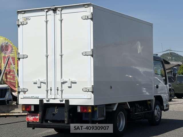 Nissan ATLAS 2013-01 6813743-6