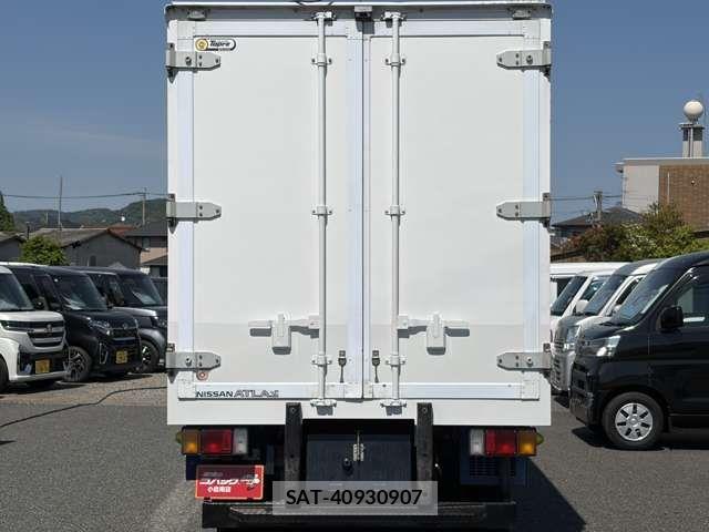 Nissan ATLAS 2013-01 6813743-7
