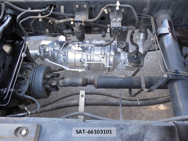 Nissan ATLAS 2010-05 6902114-9