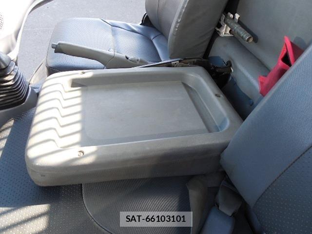 Nissan ATLAS 2010-05 6902114-29