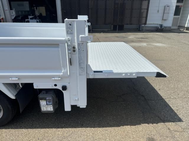 Nissan ATLAS 2013-03 6919880-10