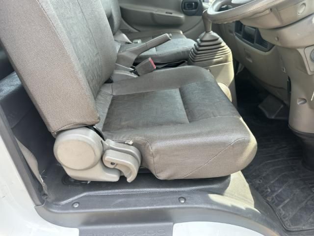 Nissan ATLAS 2013-03 6919880-19
